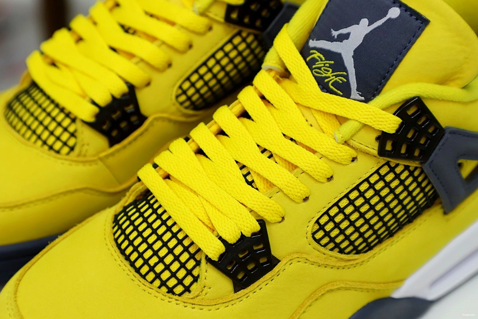 JORDAN 'LIGHTNING' 2021 AIR AIR JORDAN RETRO 4 0227